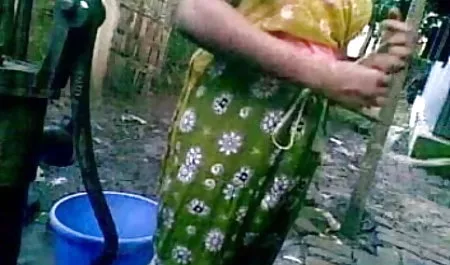 जर्मन महिला ने कार को ठीक करने के लिए एक अजनबी चूत का भुगतान किया फिल्म सेक्सी दिखाएं