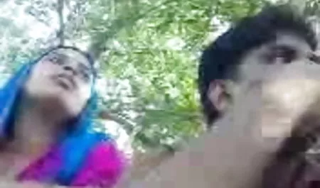 रसोई की सेक्स मूवी भेजो मेज पर स्पष्ट रूप से गड़बड़