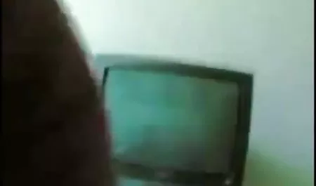 पाइपर ने बछिया को उतार दिया और हिंदी सेक्सी फुल मूवी गड़बड़ कर दिया