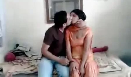 एक लड़की को पैसे के सेक्सी मूवी वीडियो सेक्सी मूवी वीडियो लिए चोदता है