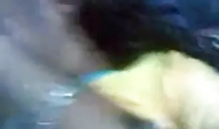 मुझे पड़ोसी के साथ लेस्बियन सेक्स माधुरी दीक्षित की सेक्सी फिल्म से सुकून मिला