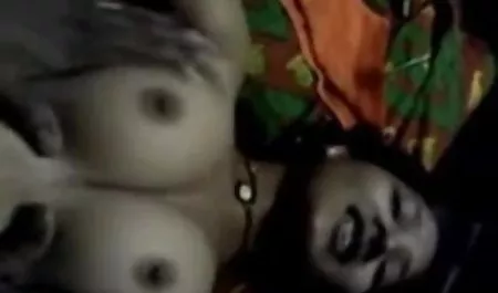 बड़े स्तन के साथ भोजपुरी सेक्सी फिल्म वीडियो फूहड़