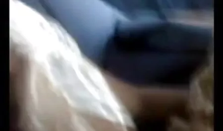 पैर फैलाता है और लड़की को चोदता मुझे सेक्सी फिल्म चाहिए है