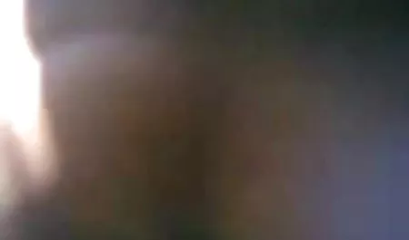 उसके मुँह हिंदी पिक्चर सेक्सी हिंदी पिक्चर में एक मुर्गा ले जाता है