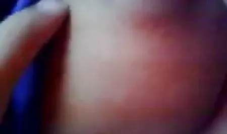 एक गहरी blowjob सेक्सी हिंदी फिल्म बीएफ कर रही है