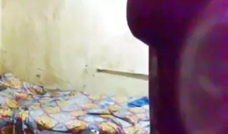 एक सेक्सी फिल्में बीएफ सेक्सी क्रेन ने फिक्सिंग के बजाय एक लड़की के साथ बलात्कार किया