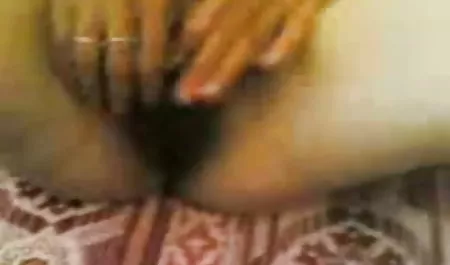 Subil Arch ने एक टॉवल डिलीवरी मैन को सेक्स करती हुई मूवी बहकाया