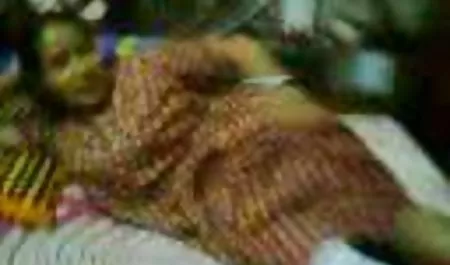 सेक्सी सौतेली बीएफ सेक्सी में फिल्म माँ बहुत सारी चालें जानती है