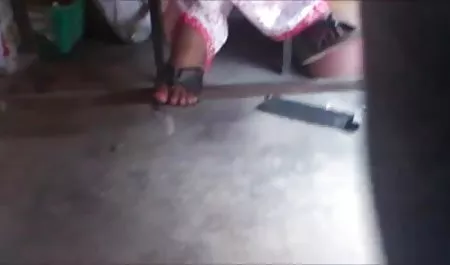 पत्नी को गड़बड़ कर दिया जाता है, और सेक्सी वीडियो मूवी जय पक्ष से इसे देखता है