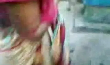बस्टी कुकी सेल्सवुमन बीएफ फिल्म सेक्सी एम्बर चेस एक अजनबी को चोदता है