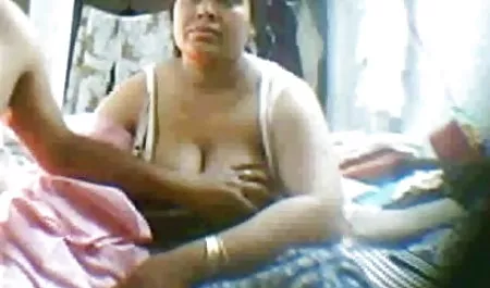 मैंने लाल सेक्स फ़िल्म वीडियोस पंखुड़ी को लाल बालों वाले कर्मचारी के मिंक में अटका दिया