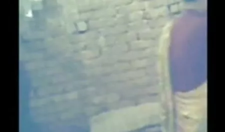 गोरा सारा ने योग प्रशिक्षक को रेखा की सेक्सी पिक्चर झटका दिया