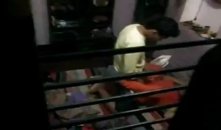 एक विशालकाय बस्ट के मालिक सेक्सी फिल्म वीडियो वीडियो को चोदता है