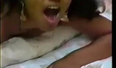 दो लड़कियों सेक्सी फिल्म वीडियो हिंदी में की चुदाई