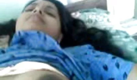 मालकिन अपने सेक्सी फिल्म करने वाली दास के साथ