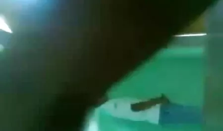 मोहित भावुक होकर सेक्सी मूवी वीडियो हिंदी में सोफे पर बैठ गया