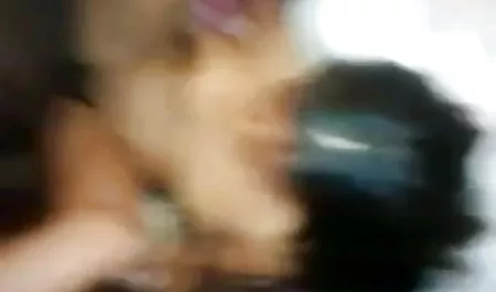 छोटी लड़की ने लालच में एक सेक्सी वीडियो एडल्ट फिल्म रिश्तेदार को अंडकोश द्वारा पकड़ लिया