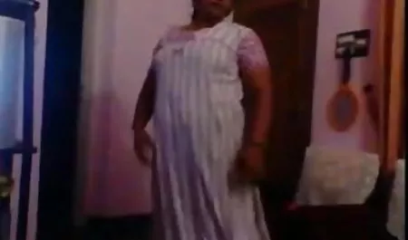 गुलाबी बीपी सेक्सी फिल्म बीपी दरार