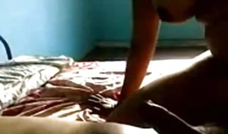 सुंदर कपड़े बेला में एक पॉप-प्यार सेक्स बफ फिल्म कुतिया के साथ एक दोस्त कमबख्त