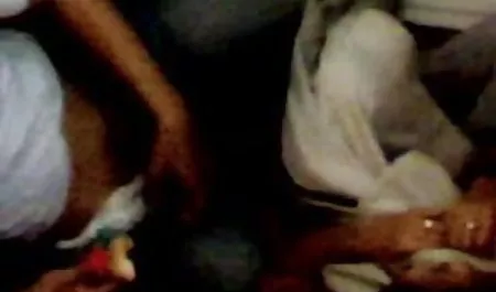 चाड ने बहन के सबसे अच्छे दोस्त ब्रुक लोगन को बाहरी रूप से सेक्सी फिल्म हिंदुस्तानी बदल दिया