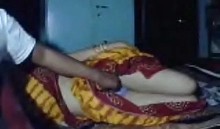 एक सेक्सी मूवी एचडी प्रेमी की सेवाओं की पेशकश की