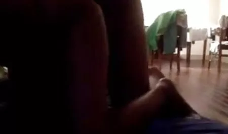 आदमी मद्रासी सेक्सी वीडियो फिल्म एक लघु मुल्टो खींचता है