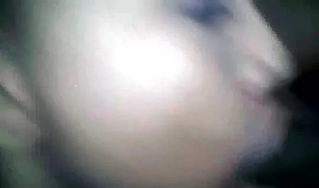 वह एक नर को दंग रह गई, और दूसरे के सेक्सी फिल्म दिखा दो साथ सो गई