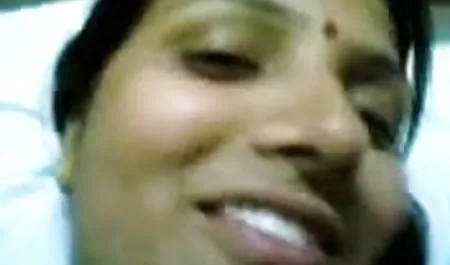 उसके भाई की मिर्च को सभी छेदों सेक्सी मूवी सेक्स वीडियो से सहलाया