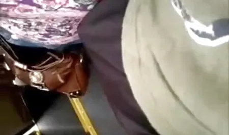 पूल बीपी सेक्सी फिल्म बीपी में लुसी और मीलों