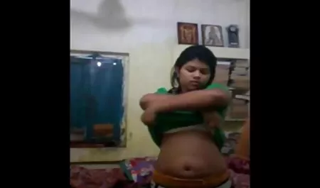 बिजनेसमैन ने एक अश्वेत हिंदी मूवी पिक्चर सेक्सी महिला निया नस्सी की चुदाई की