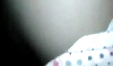 चूत को सेक्सी पिक्चर वीडियो हिंदी जोर से चोदता है