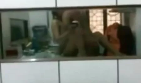 एक जर्मन के साथ सेक्स फिल्म दिखा दो गंदा सेक्स