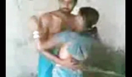 तीन गर्म सेक्सी फिल्म वीडियो पर शरारतों के साथ क्रिसमस की रोशनी