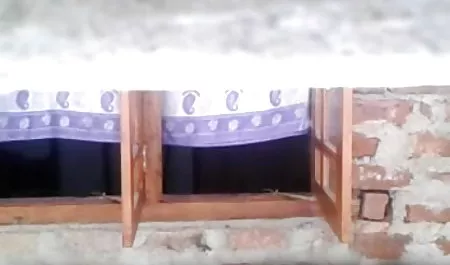 एक बाहरी छत सेक्सी मूवी हिंदी में पर