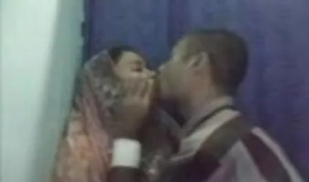 झाँक और हस्तमैथुन ने बेटे फिल्म चाहिए सेक्सी को माँ के साथ ओरल सेक्स के लिए प्रेरित किया