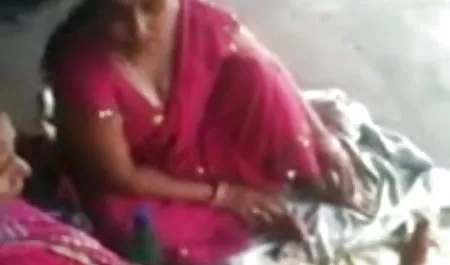 कमरे में छिपा सेक्सी पिक्चर दिखाएं वीडियो में कैमरा