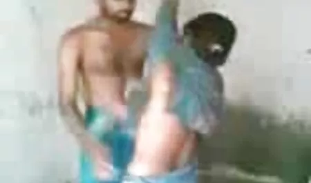 अनुभवी मैनुअल सज्जन ग्राहक बारबरा बीबर में प्रवेश करते सेक्सी फिल्म दिखाइए सेक्सी हैं