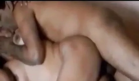 एक दोस्त ने अपनी मोहक पत्नी भोजपुरी में सेक्सी मूवी को उड़ाने के लिए भीख मांगी