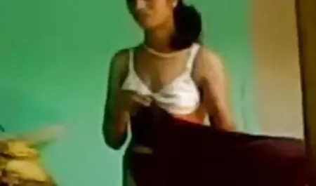 उसकी कमीने के साथ भोजपुरी फिल्म सेक्सी ब्लौंडी