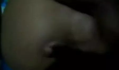 लघु कंजूस बेंटम एम्मा ने क्रिसमस पर सेक्स पर सौतेला भाई को हिंदी सेक्सी पिक्चर मूवी तलाक दे दिया