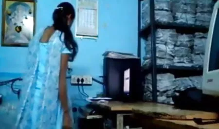 कमबख्त फुल सेक्सी फुल गांड में