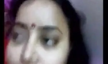 चूत एचडी सेक्सी वीडियो पिक्चर को चूतड़ में दबाओ