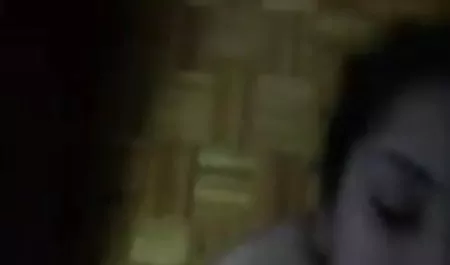 रोमांटिकतावाद सेक्सी फिल्म दिखाइए तो का एक टुकड़ा के साथ एक बीडीएसएम लड़की है