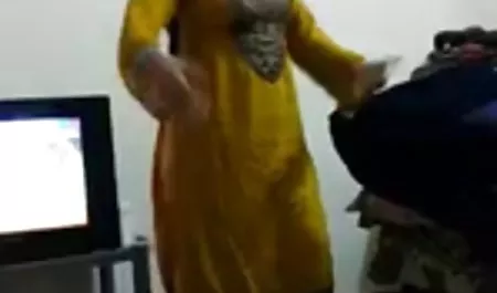 कनिलिंगस क्यूट मुझे सेक्सी फिल्म लेडी