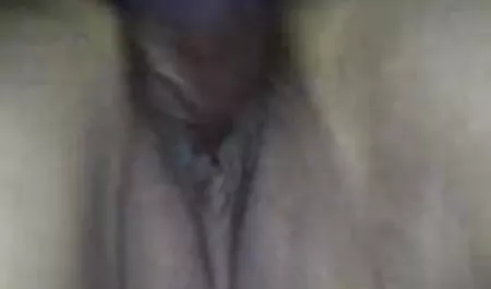 समुद्र तट पर एक सफेद पंजाबी सेक्सी वीडियो फिल्म और काली औरत को चोदता है