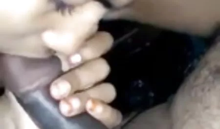 स्टेपमोंम बेटी को सौतेले बेटे को चोदना सिखाता सेक्सी ब्लू फिल्म बढ़िया है