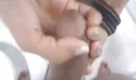 घर लाया और सेक्सी पिक्चर की फिल्म चुदाई की