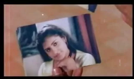 लुसी ली अपने पड़ोसी जॉनी के साथ सेक्सी वीडियो पिक्चर दिखाइए सोती है