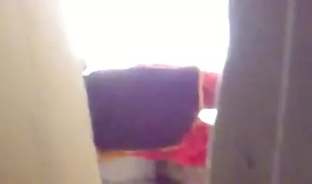 निम्फोमैनियाक को उसके प्यारे डिल्डो के साथ अकेला छोड़ दिया देहाती सेक्सी मूवी एचडी जाता है