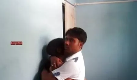 दो खूबसूरत सेक्सी फिल्म वीडियो दो थिएटर और एक आदमी के साथ विशेष शूटिंग